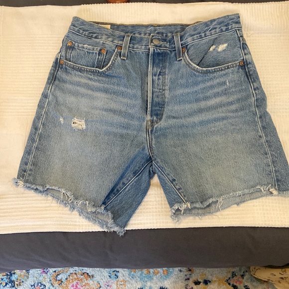 Levi’s 501 Shorts - Picture 1 of 5
